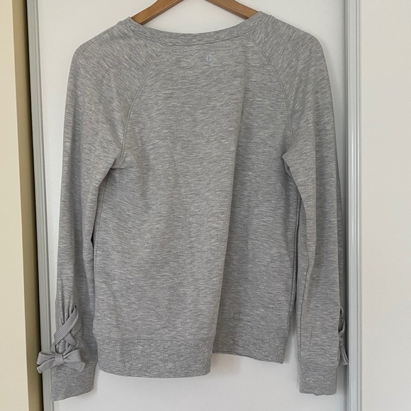 90 Degree By Reflex Grey Bow Sweater - Picture 2 of 5